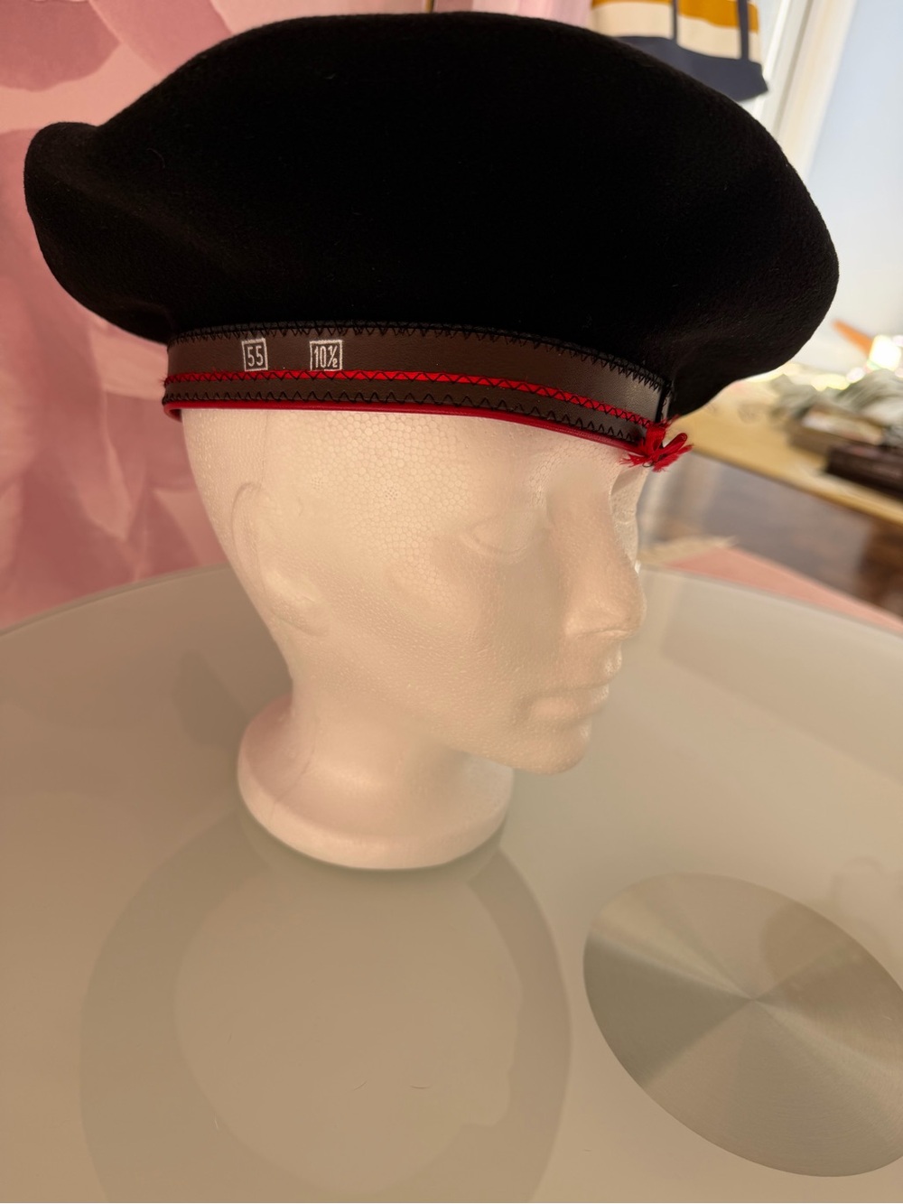Vintage Splendid Wool Beret French Made Size 55 Black red leather sweatband